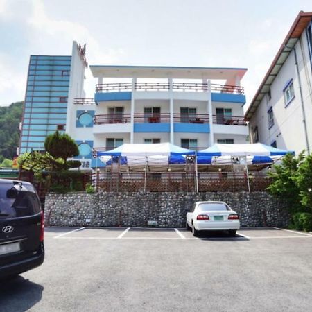 צ'ונצ'און Gangchon Beautiful Pension מראה חיצוני תמונה