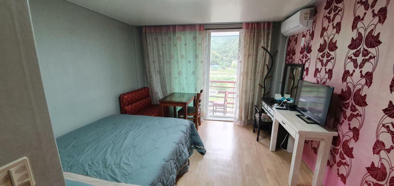צ'ונצ'און Gangchon Beautiful Pension מראה חיצוני תמונה